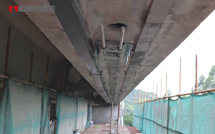 1695631885214908.jpg bridge engineering-Prestressed CFRP strip.jpg